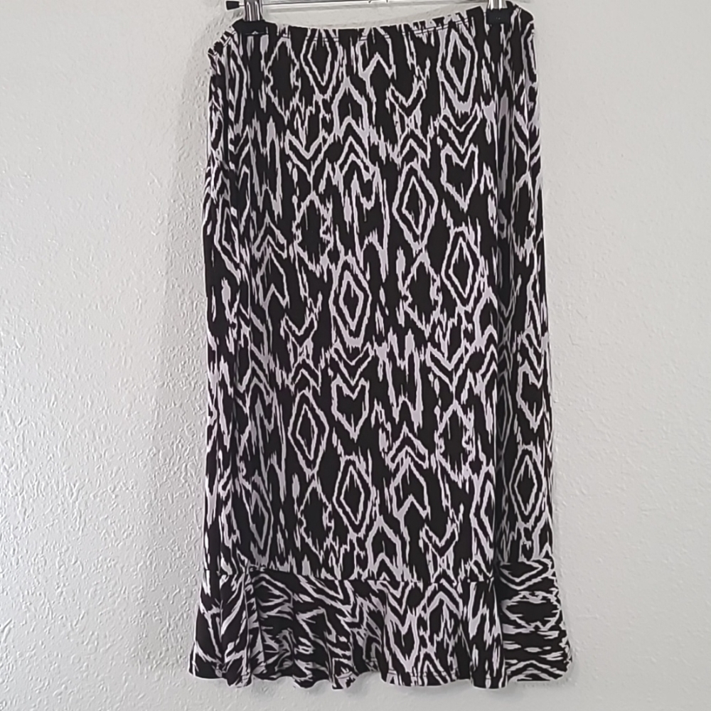 PASSPORTS Brown & White Geometric Patterned Skirt w/Hem Ruffle Detail, size M